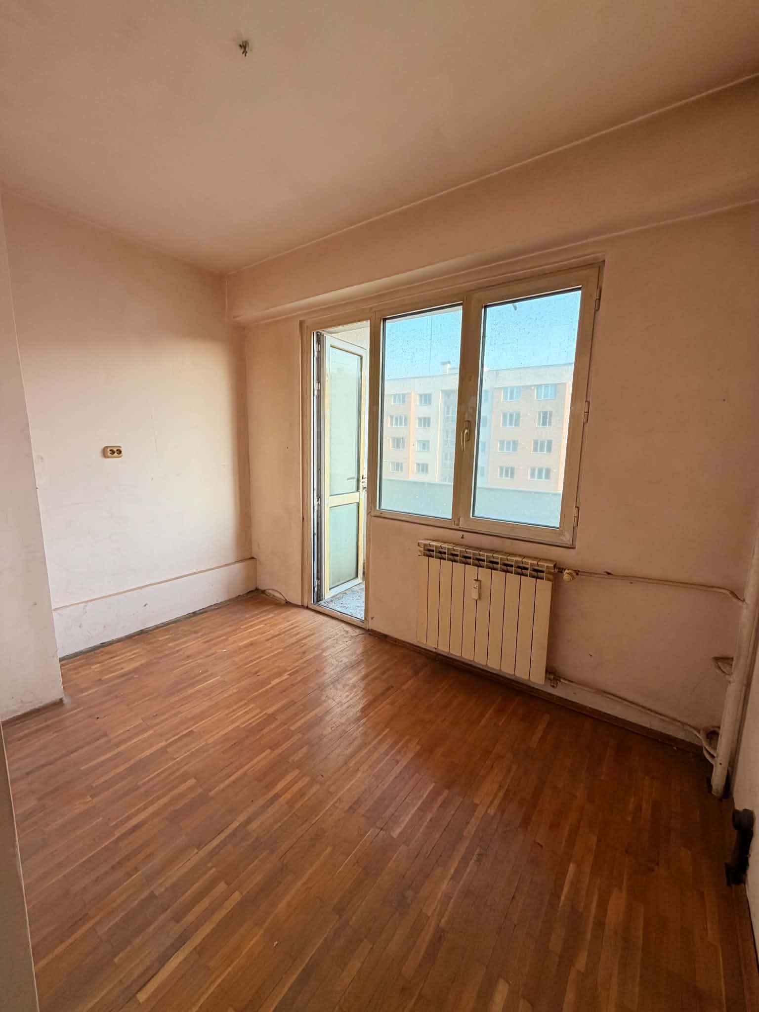 Разчистен апартамент в кв. Тева, Перник — DB-Clean