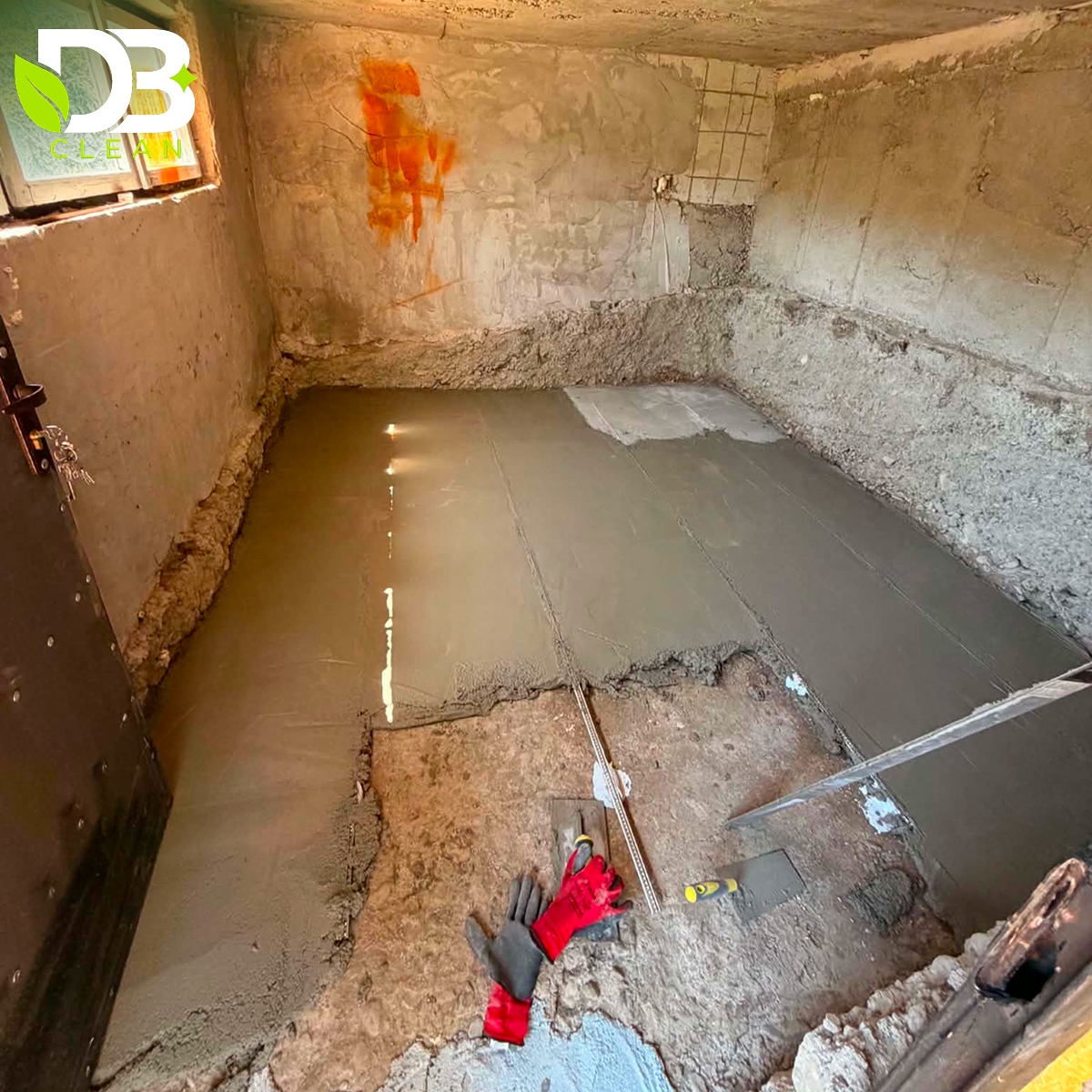 Правене на циментова замазка при подготовка на помещение за ремонт — DB-Clean